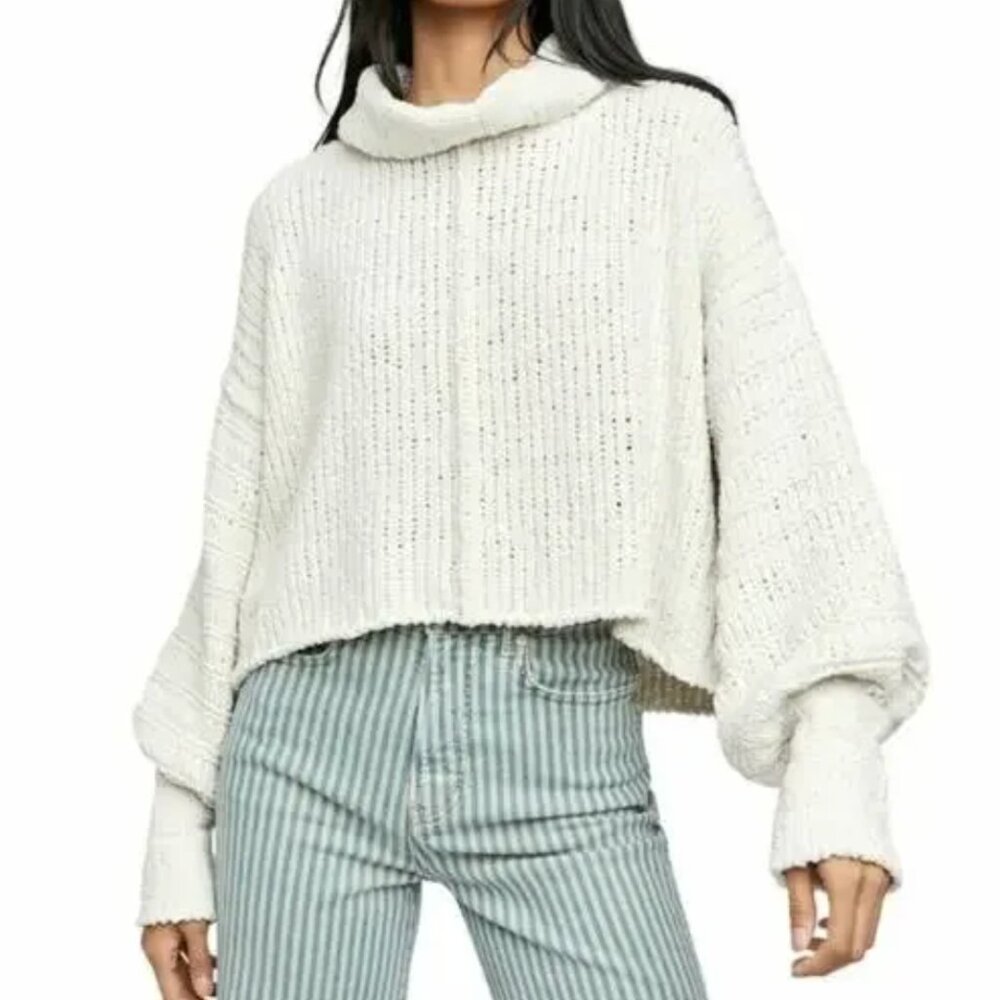 FREE PEOPLE Be Yours Cowl Neck Vanilla Bean Crop Sweater size Medium